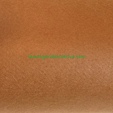 Fieltro para manualidades color marrón en la tienda online lamargaridacreativa 3